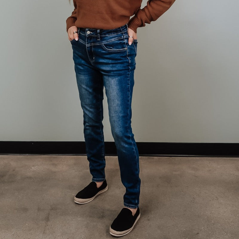JUDY BLUE Front Yoke Skinny Jean