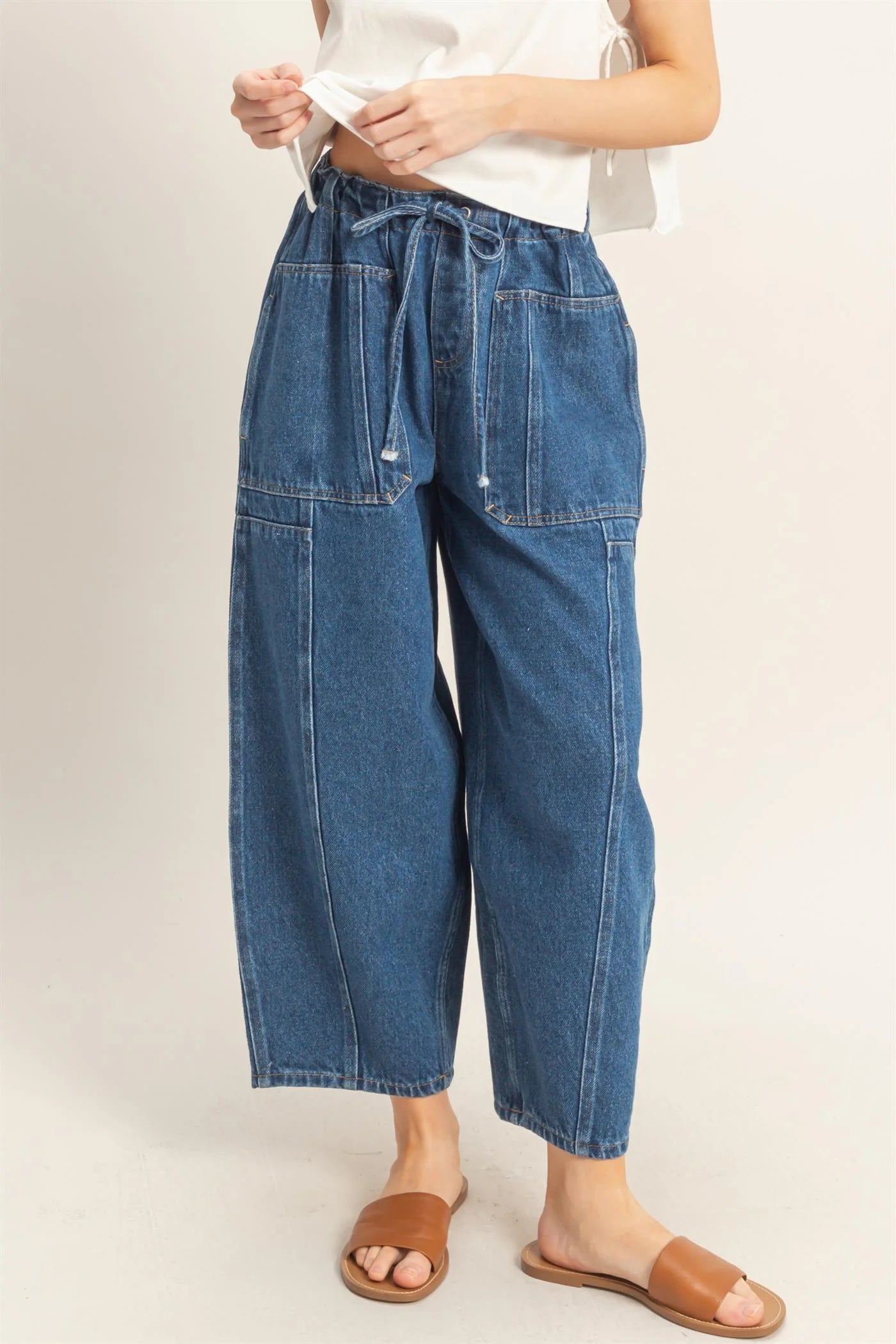 Elastic Waist Barrel Jeans With Oversized Pockets