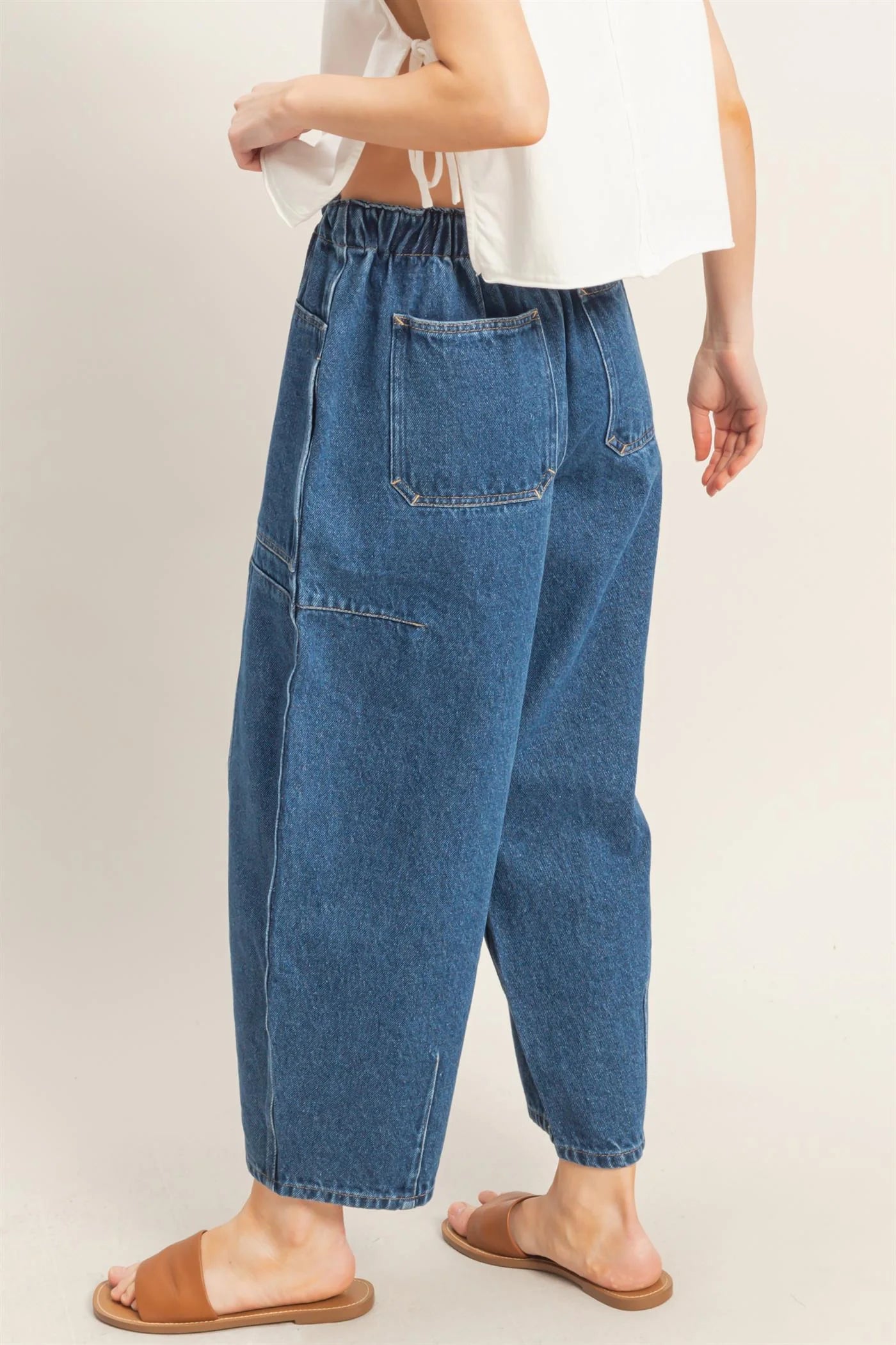 Elastic Waist Barrel Jeans With Oversized Pockets